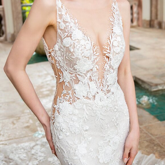 Enzoani Wedding Dress - CURRENT 2025 DRESS -  Perfect for destination wedding!!! - Picture 4 of 6